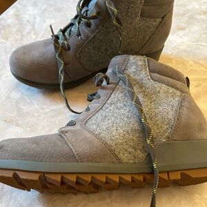 Sorel Gray Suede and Wool Women's Boots